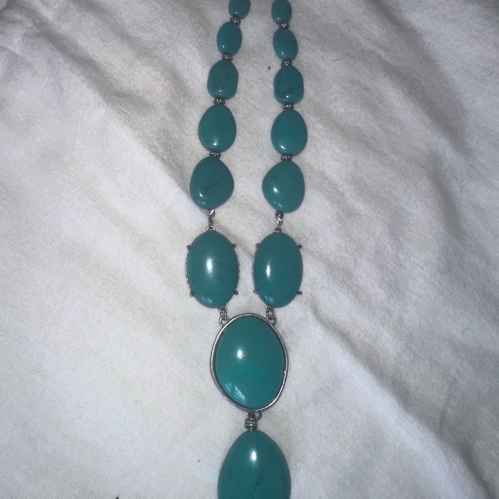 Elegant Silver and Teal Pendant Necklace